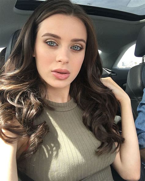 De siempre le han gustado a Lana Rhoades las pollas XXL